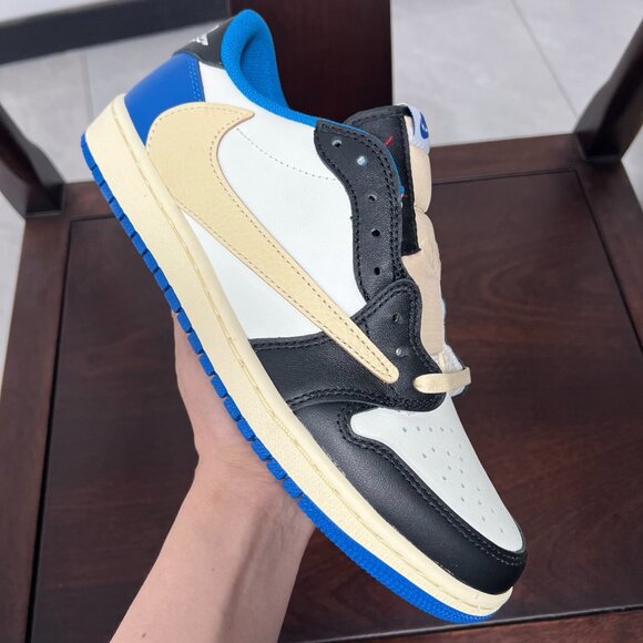 Travis Scott X Air Jordan Fragment Design Sneaker - Picture 3 of 9
